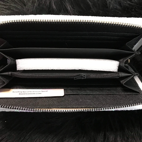 BLACK FAUX SNAKE SKIN SINGLE ZIPPER ORGANIZER WALLET - Picture 4 of 9